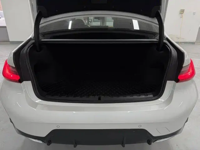 BMW 3 Series — Фото автомобиля 16