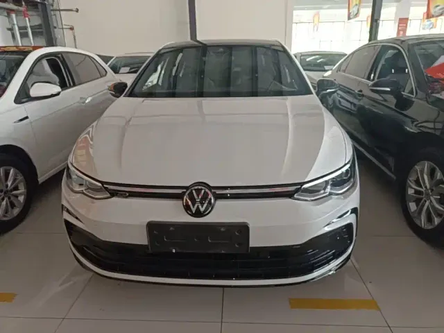 Volkswagen Golf — Фото автомобиля 2