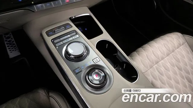 Genesis GV70 2.5T Бензин AWD — Фото автомобиля 9