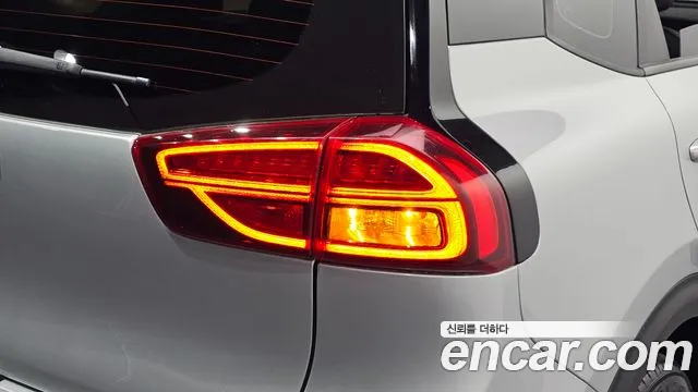 Kia Niro — Фото автомобиля 8