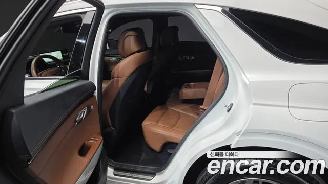 Genesis GV70 — Фото автомобиля 11