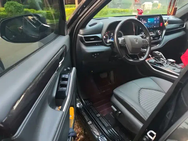 Toyota Crown Kluger — Фото автомобиля 12