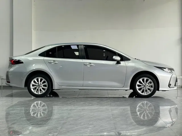 Toyota Corolla — Фото автомобиля 5