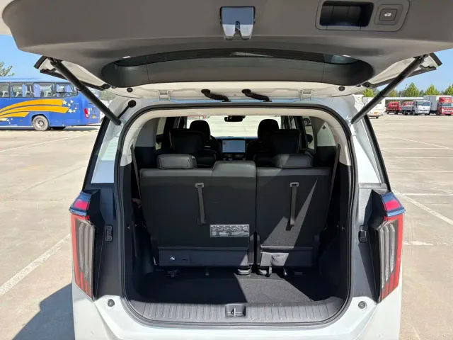 GAC Trumpchi M8 — Фото автомобиля 13