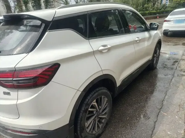 Geely Binyue — Фото автомобиля 24