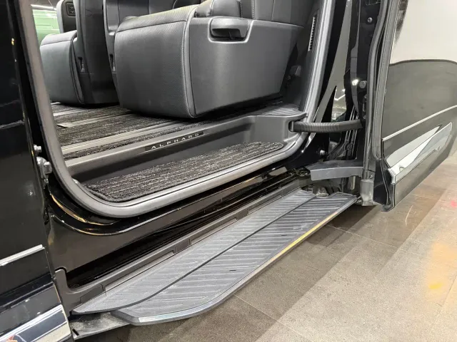 Toyota Alphard — Фото автомобиля 11