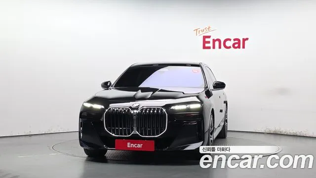 BMW 7 Series G70 — Фото автомобиля 3