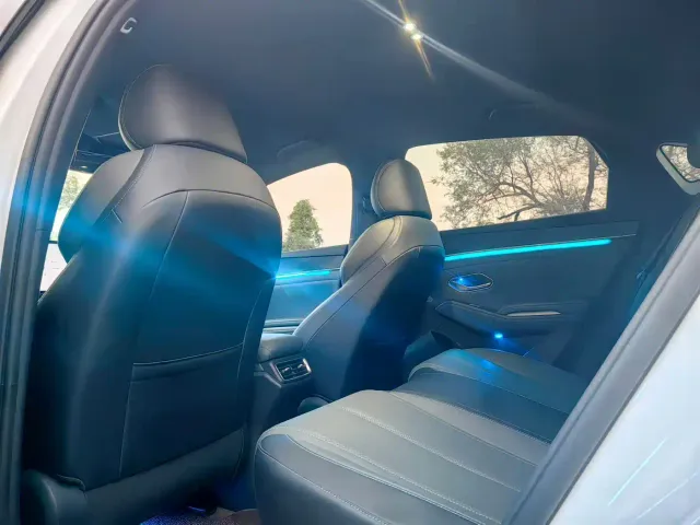 BYD Qin L — Фото автомобиля 9