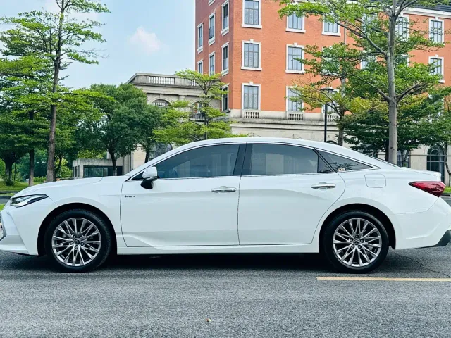 Toyota Avalon 2024 Hybrid 2.0L Luxury Edition — Фото автомобиля 5