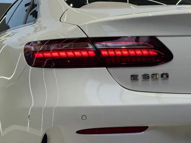 Mercedes-Benz E-Class — Фото автомобиля 20