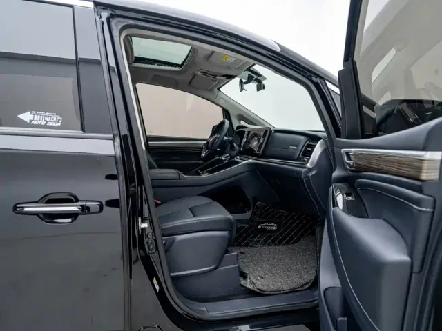 GAC Trumpchi M8 — Фото автомобиля 19