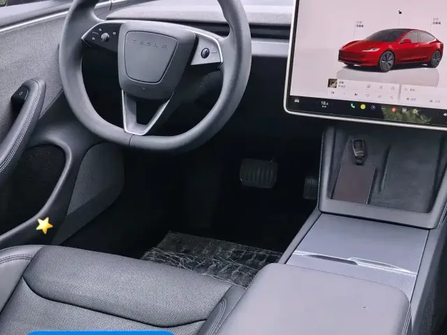 Tesla Model 3 — Фото автомобиля 17