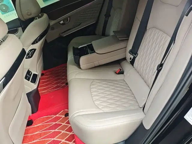 BYD Han — Фото автомобиля 16