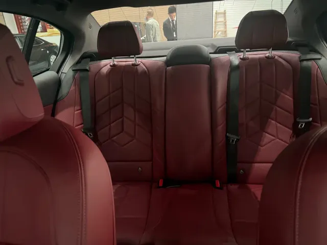 BMW 5 Series — Фото автомобиля 7