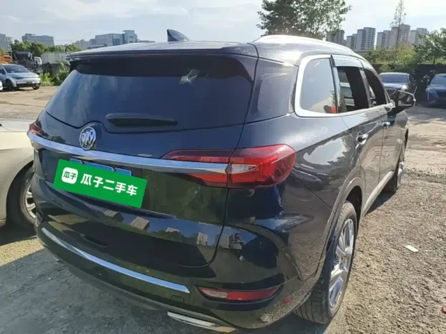 Buick Enclave — Фото автомобиля 6