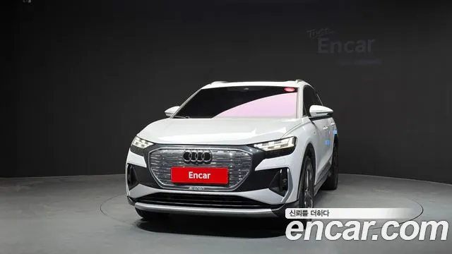 Audi Q4 e-tron F4 — Фото автомобиля 3