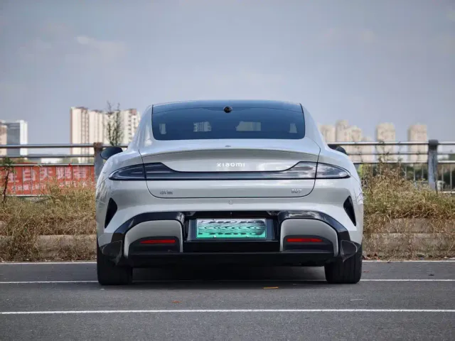 Xiaomi SU7 — Фото автомобиля 8