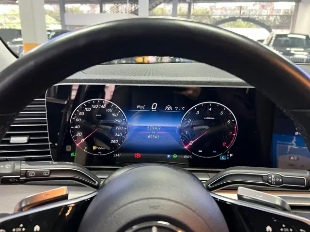 Mercedes-Benz GLE-Class — Фото автомобиля 8