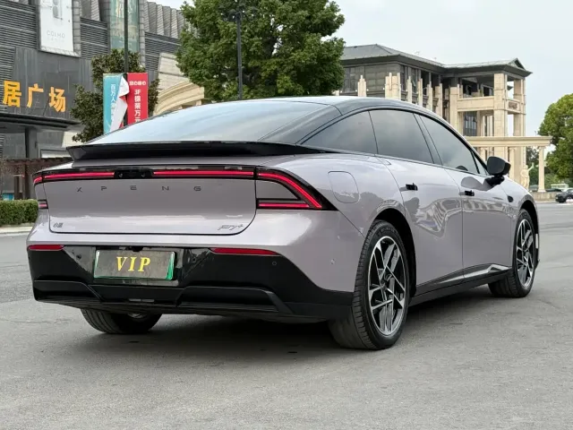 Xpeng P7+ — Фото автомобиля 9