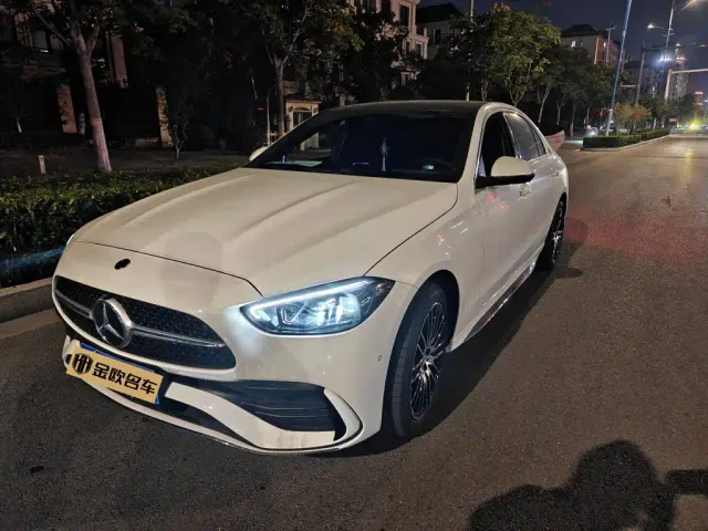 Фотография автомобиля — Mercedes-Benz C-Class