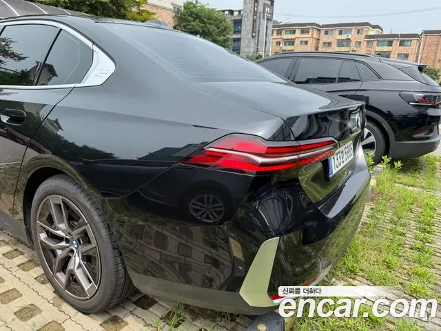 BMW 5-Series — Фото автомобиля 3