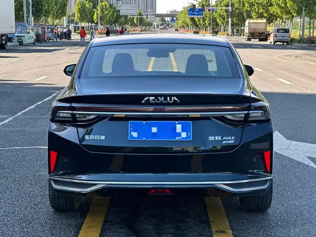 Dongfeng Yixuan MAX — Фото автомобиля 8