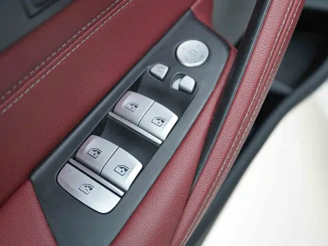 BMW 5 Series — Фото автомобиля 11
