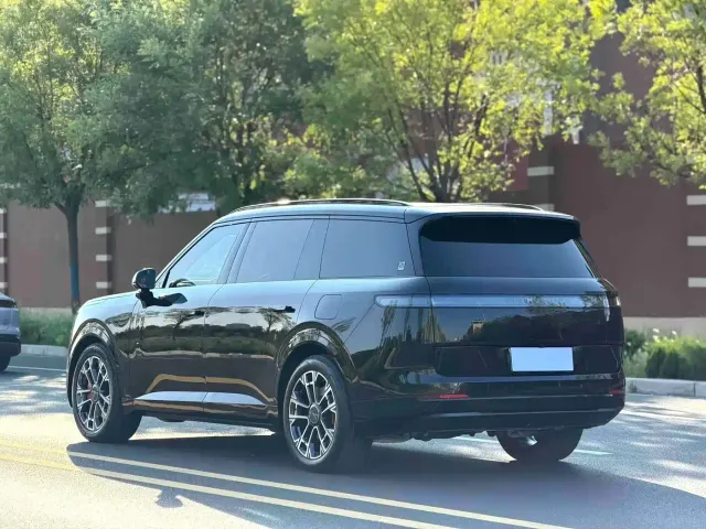 Lynk & Co 900 — Фото автомобиля 4