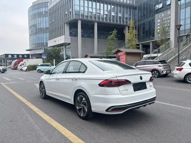 Volkswagen Bora — Фото автомобиля 7