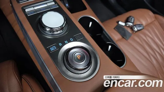 Genesis GV70 — Фото автомобиля 11