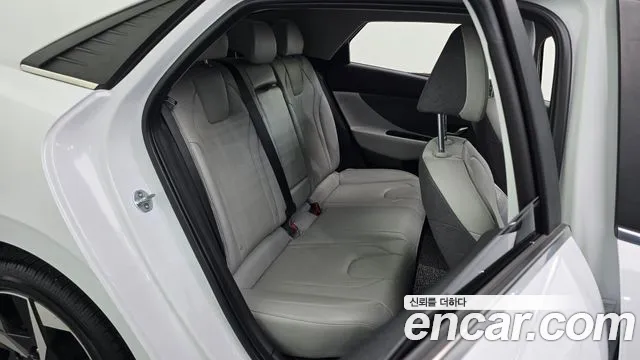 Hyundai Avante CN7 — Фото автомобиля 16
