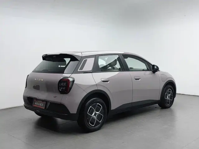 GAC Aion UT — Фото автомобиля 2