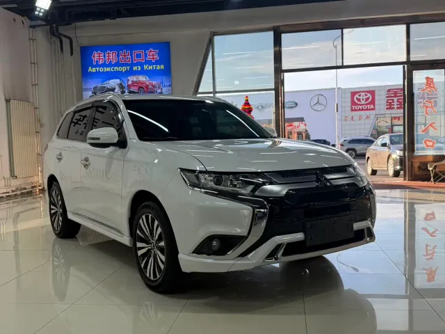 Mitsubishi Outlander — Фото автомобиля 3