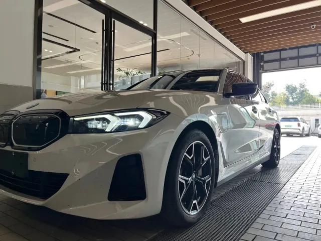 BMW i3 — Фото автомобиля 18