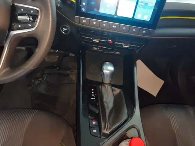 Roewe i5 — Фото автомобиля 13