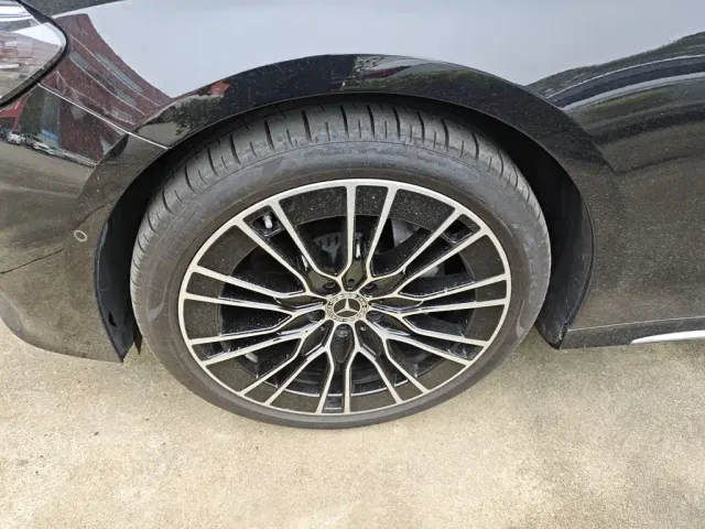 Mercedes-Benz E-Class — Фото автомобиля 22
