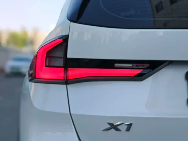 BMW X1 — Фото автомобиля 9