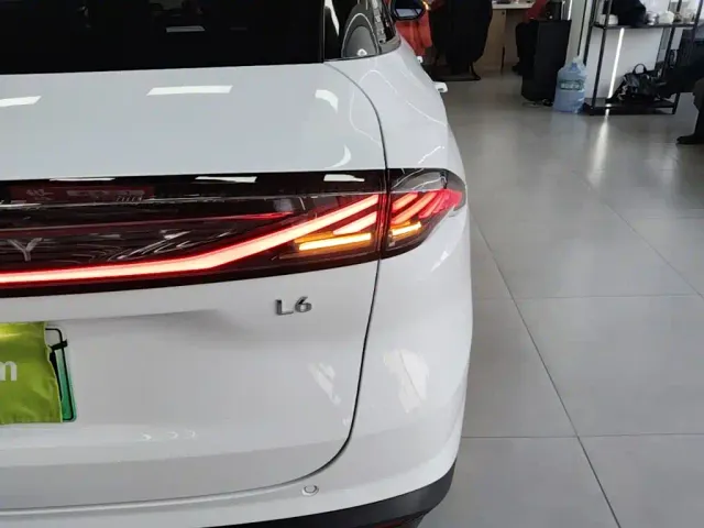 Geely Galaxy L6 — Фото автомобиля 7
