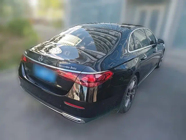 Mercedes-Benz E-Class — Фото автомобиля 9