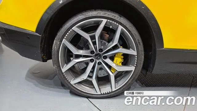 Lotus Eletre — Фото автомобиля 19