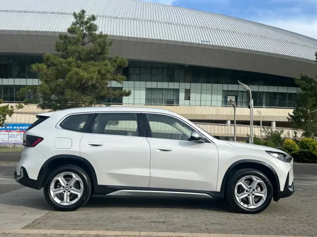 BMW X1 — Фото автомобиля 4