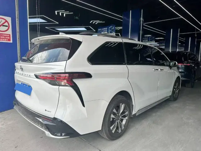 Toyota Granvia — Фото автомобиля 7