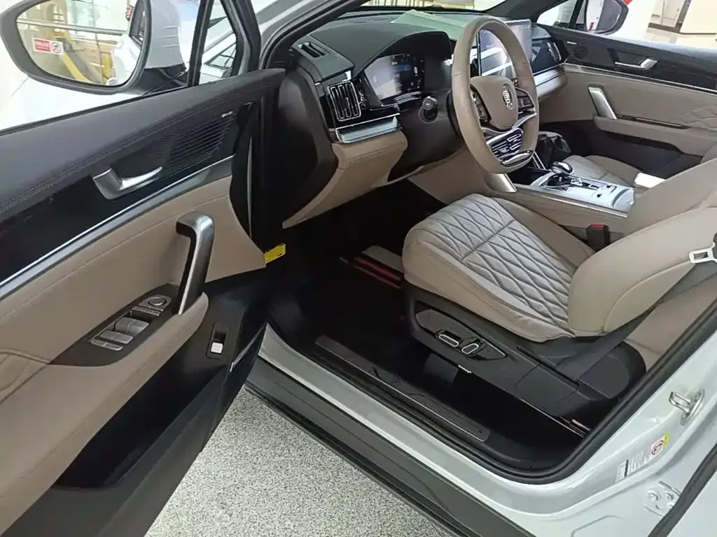 BYD Tang New Energy 2024 DM-p Glory Edition 215KM AWD Premium — Фото автомобиля 15