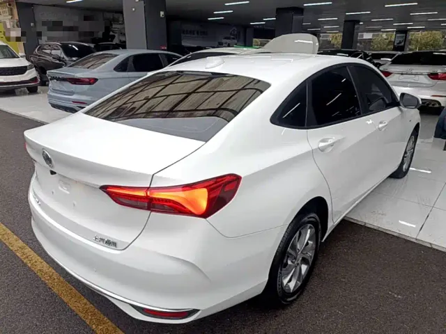 Buick Verano — Фото автомобиля 6
