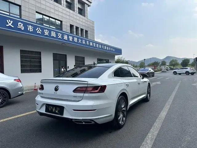 Volkswagen CC — Фото автомобиля 9