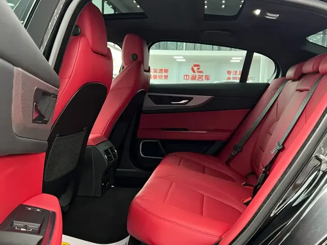 Jaguar XEL — Фото автомобиля 5