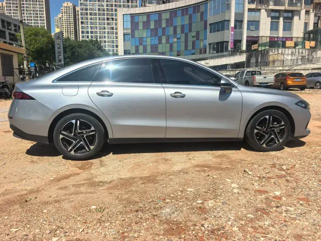 Roewe D7 — Фото автомобиля 6