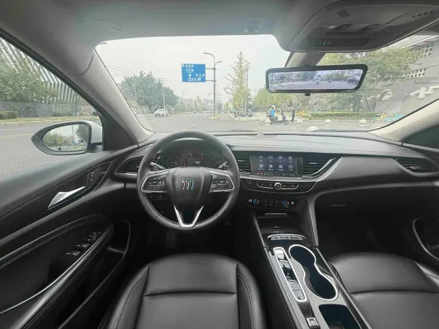 Buick Regal — Фото автомобиля 6