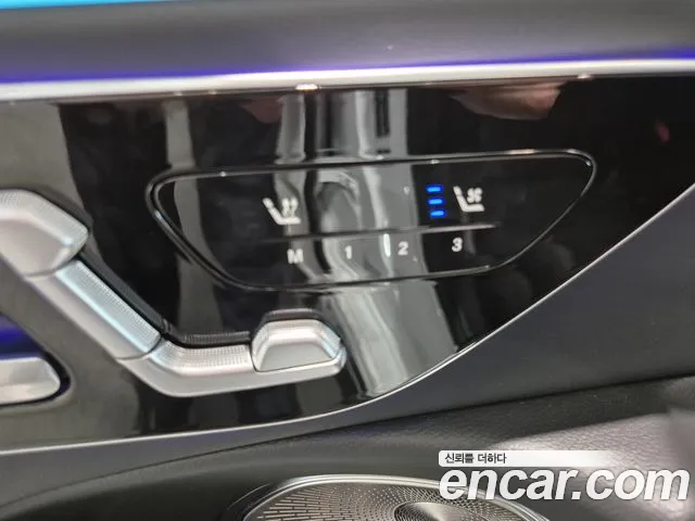 Mercedes-Benz E-Class — Фото автомобиля 12
