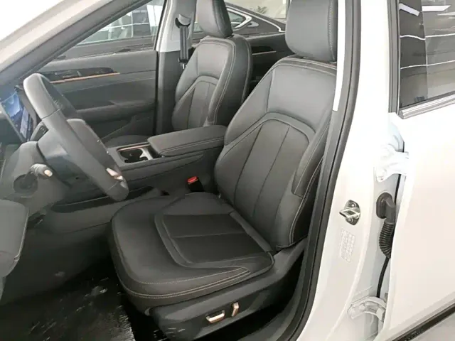 Wuling Starlight — Фото автомобиля 10
